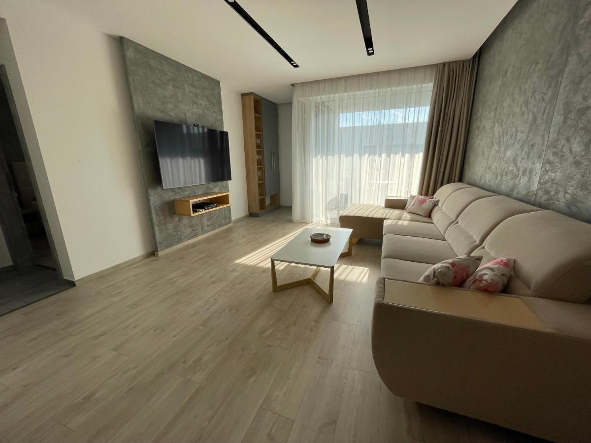 Greenbay Apartment With Free Parking Trenčín 외부 사진