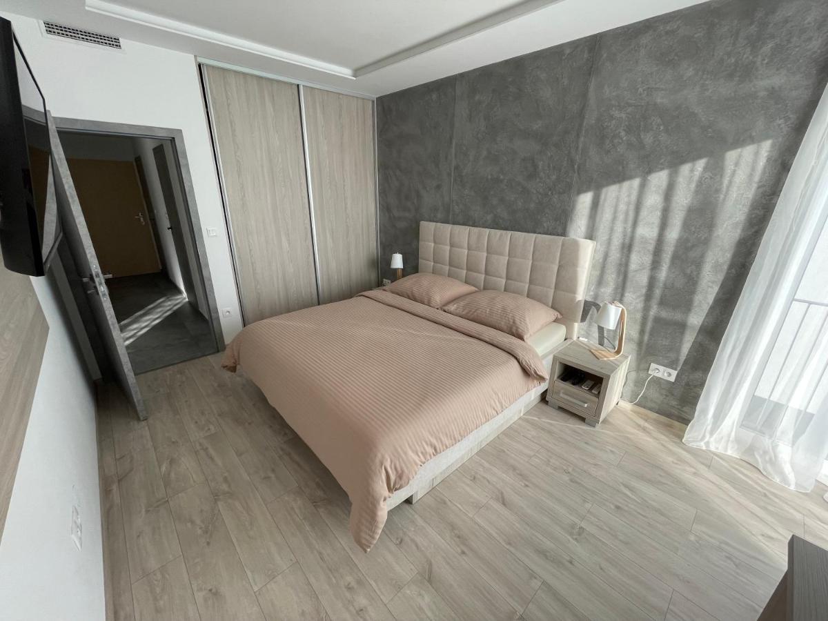 Greenbay Apartment With Free Parking Trenčín 외부 사진
