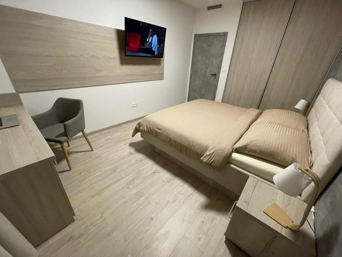 Greenbay Apartment With Free Parking Trenčín 외부 사진