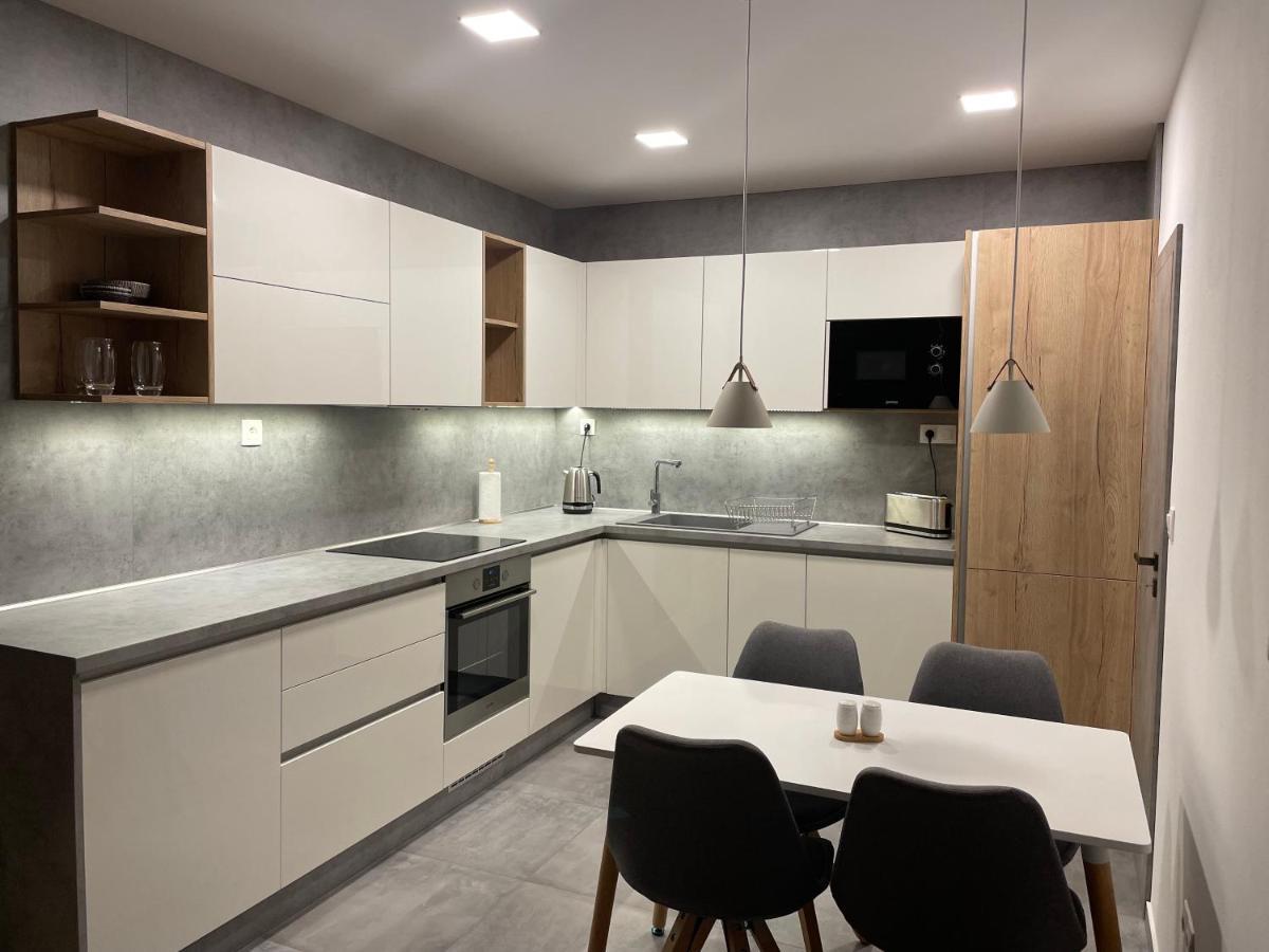 Greenbay Apartment With Free Parking Trenčín 외부 사진