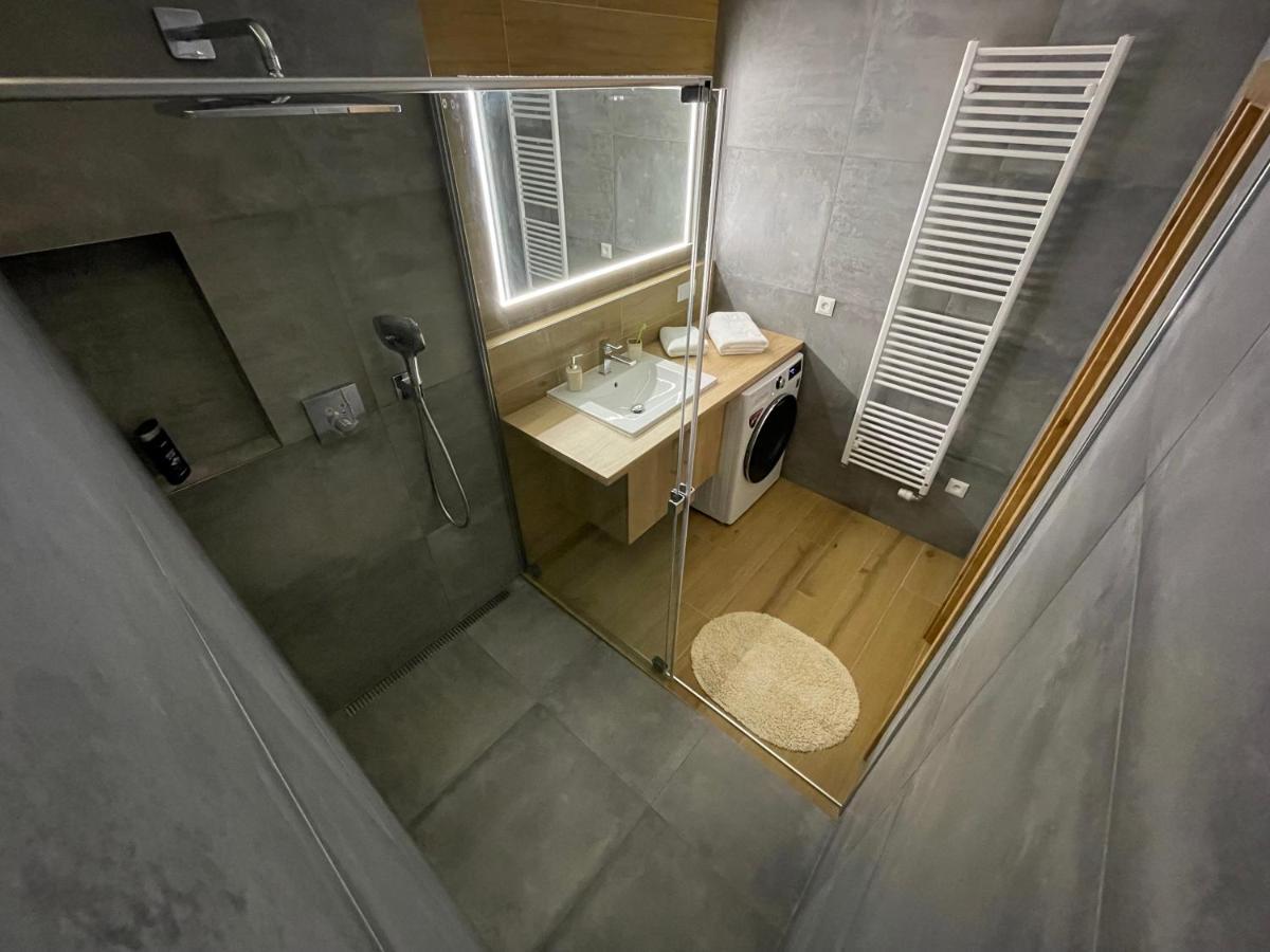 Greenbay Apartment With Free Parking Trenčín 외부 사진